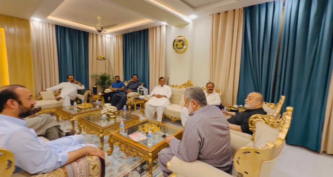 آزاد جموں و کشمیر، گلگت بلتستان اور نارتھ پنجاب کے معزز دوست احباب کے ساتھ عوامی ایم این اے این اے 106 ٹوبہ ٹیک سنگھ، چوہدری خالد نواز سدھرآئچ کی بیٹھک
